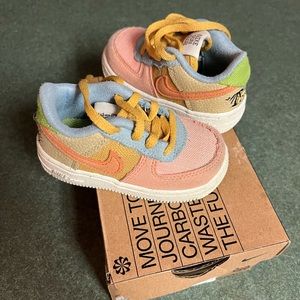 Force 1 LV8 NN (TD). Kids size 5. Perfect condition and very comfortable.